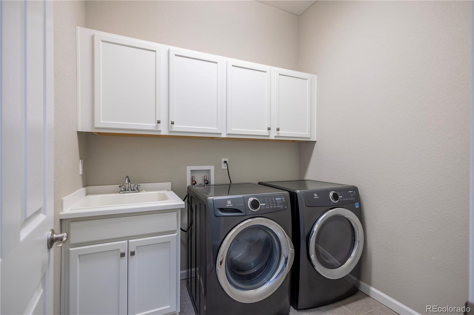 MLS Image #22 for 26722 e peakview place,aurora, Colorado