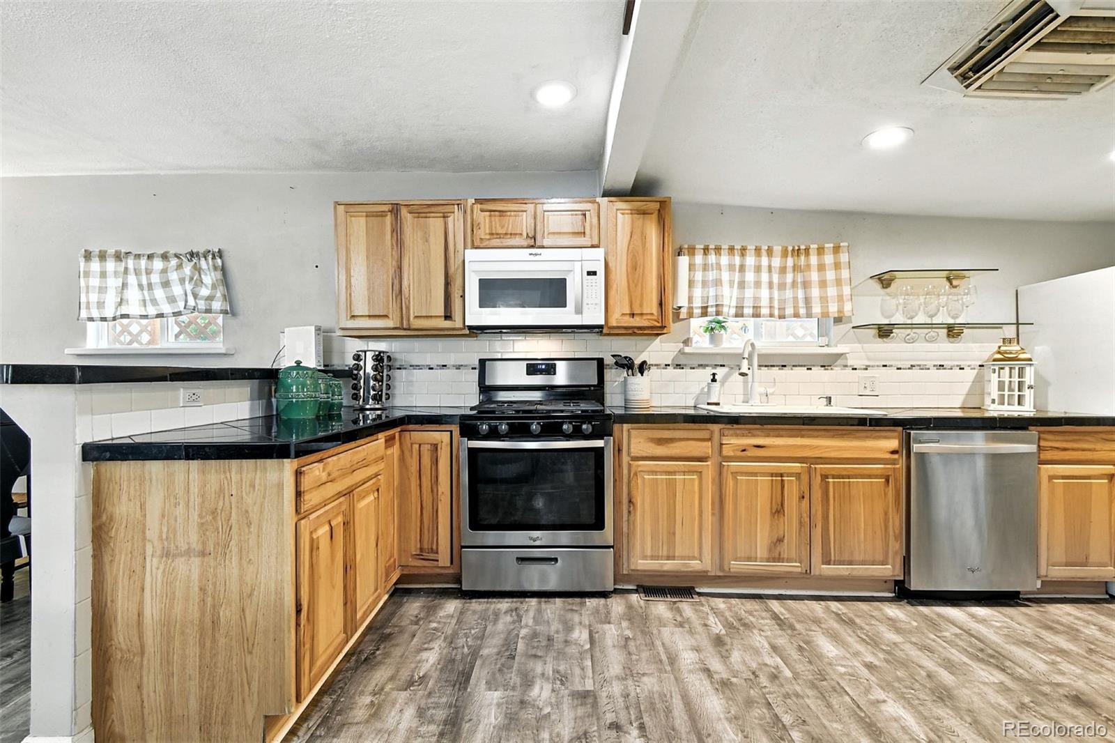 MLS Image #6 for 2962 s galapago street,englewood, Colorado