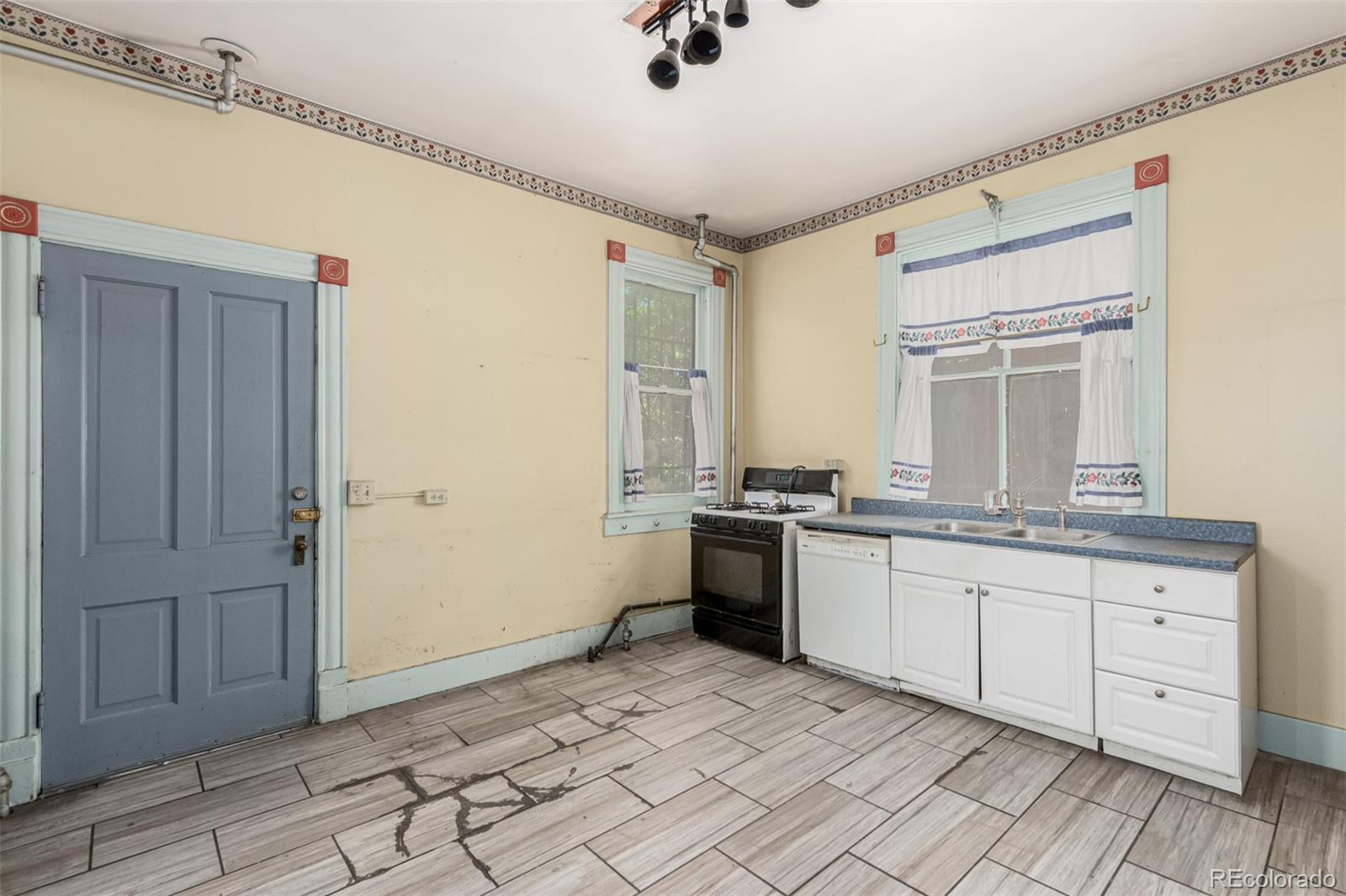 MLS Image #14 for 931 e 17th avenue,denver, Colorado