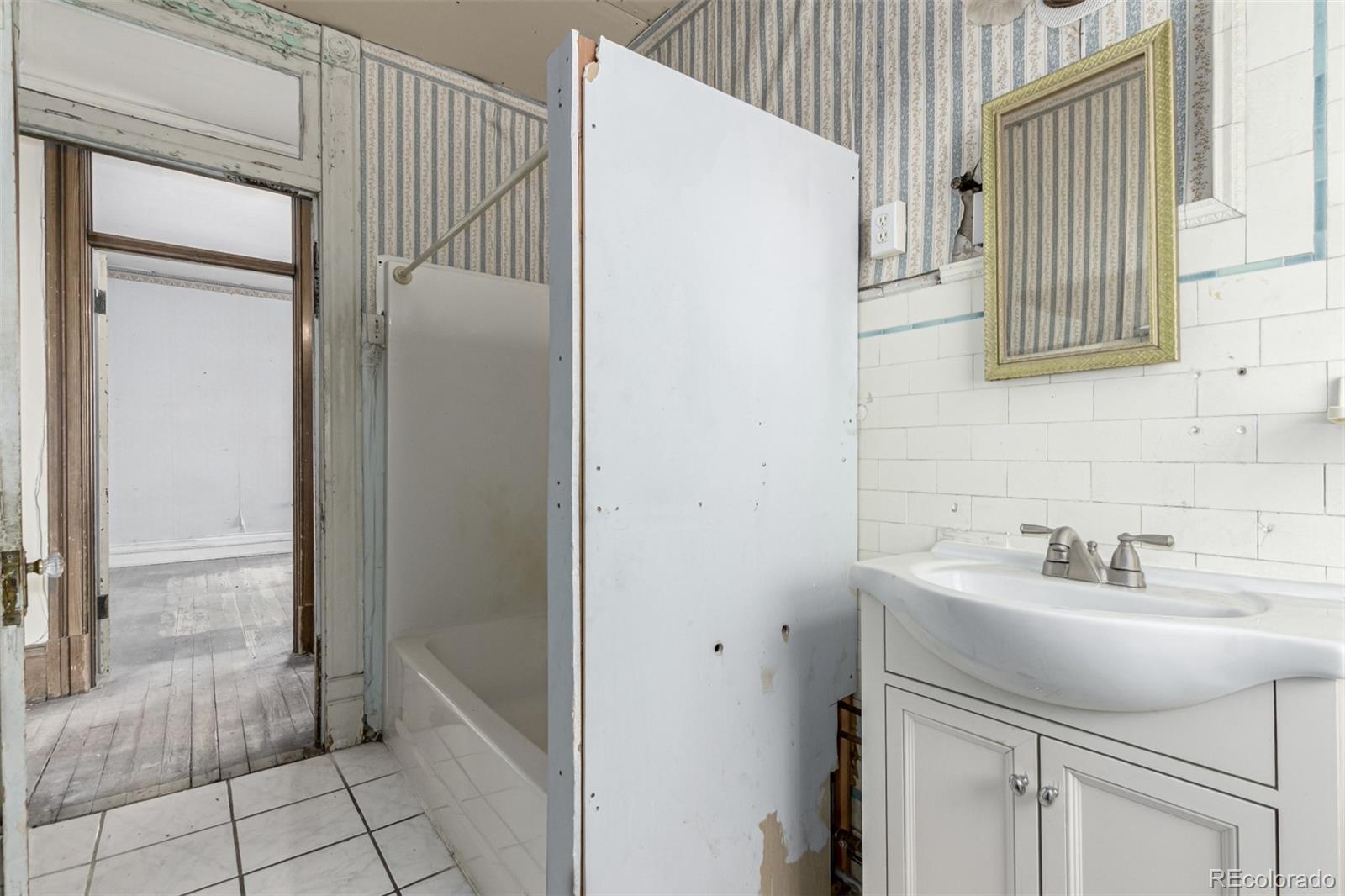 MLS Image #27 for 931 e 17th avenue,denver, Colorado