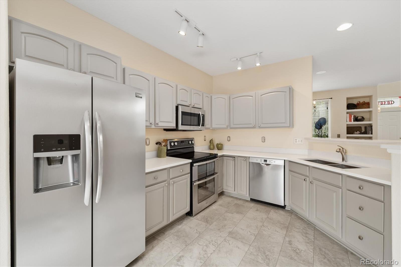 MLS Image #10 for 18489 e columbia circle,aurora, Colorado