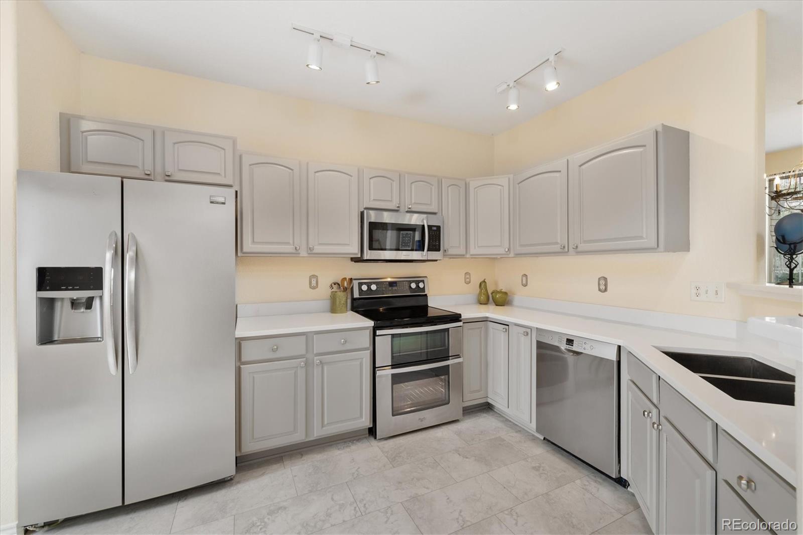 MLS Image #9 for 18489 e columbia circle,aurora, Colorado