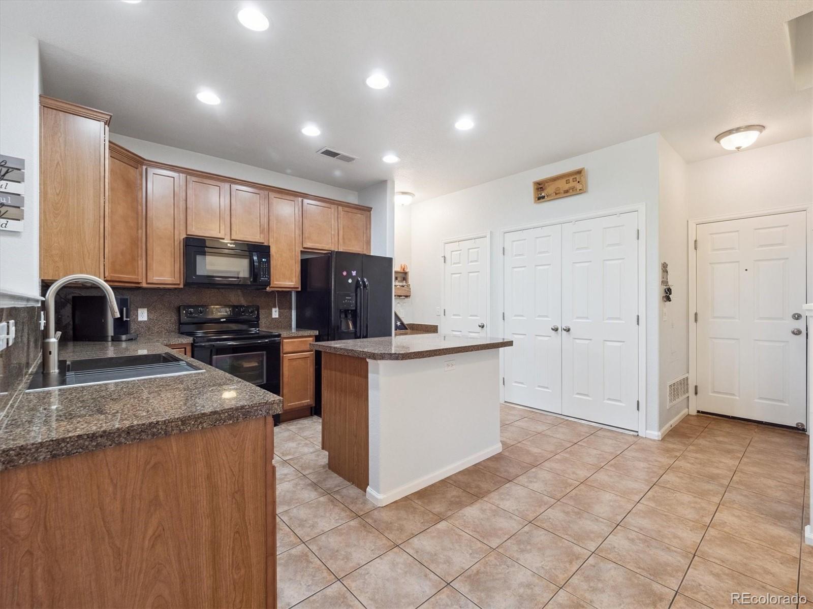 MLS Image #7 for 3662 s perth circle,aurora, Colorado
