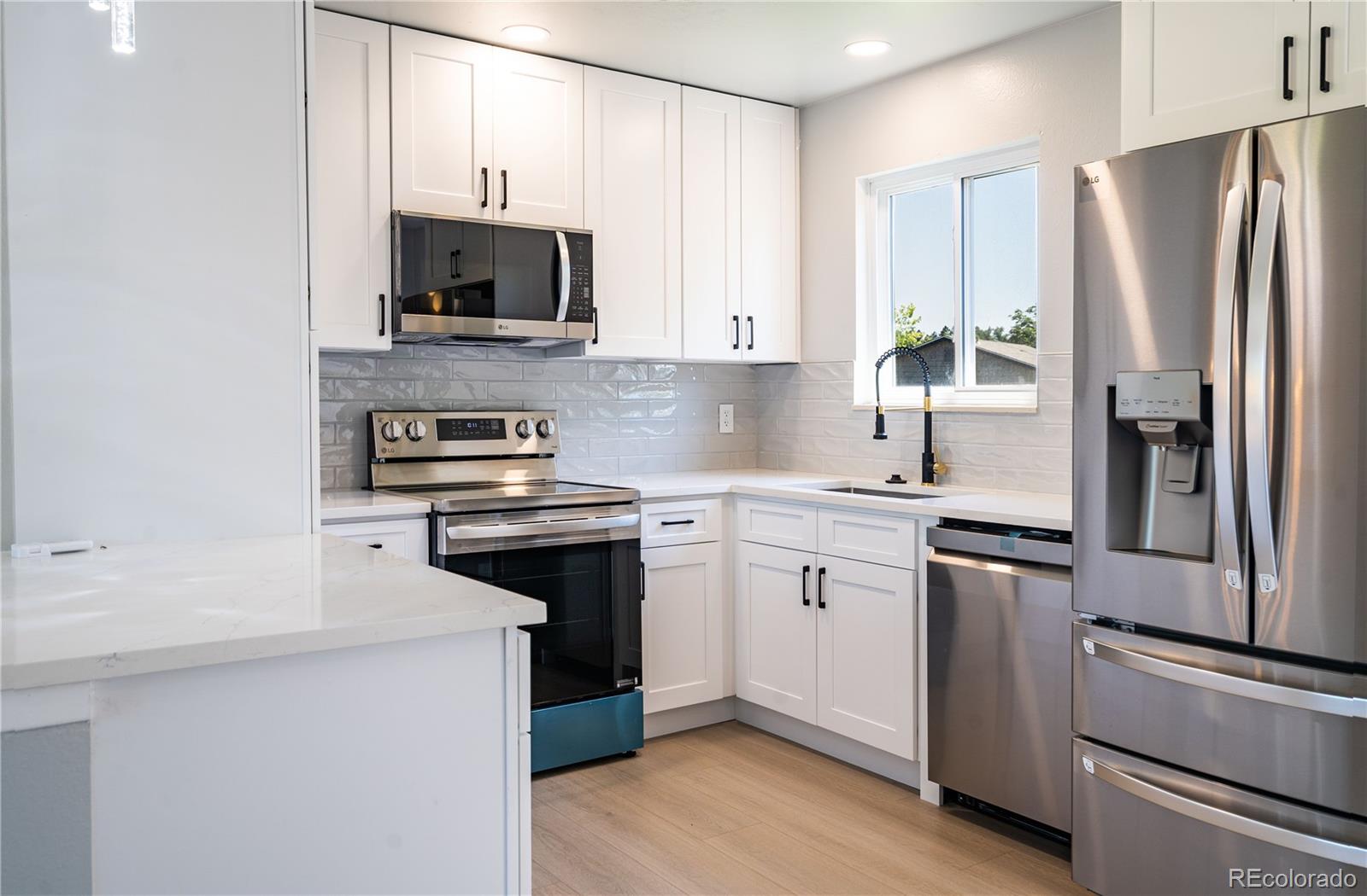 MLS Image #5 for 10932 w 107th avenue,broomfield, Colorado