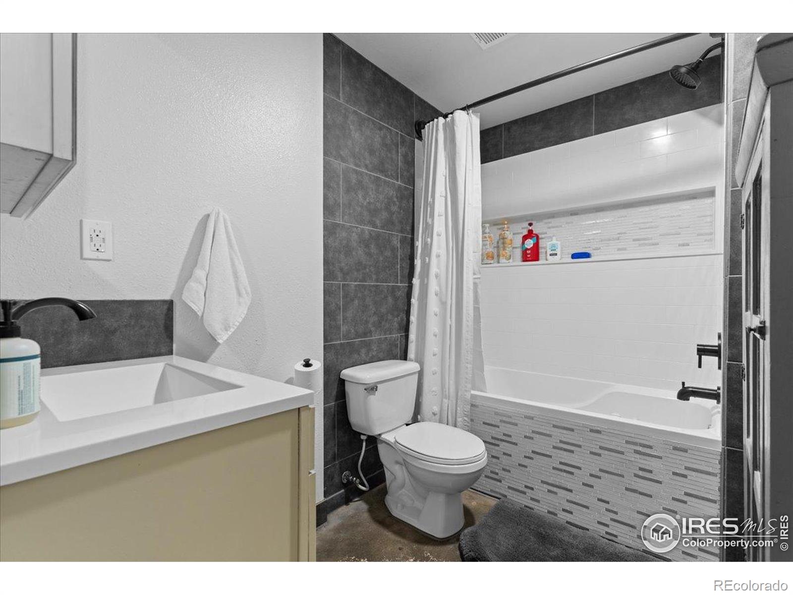 MLS Image #23 for 4019  burr oak drive,loveland, Colorado