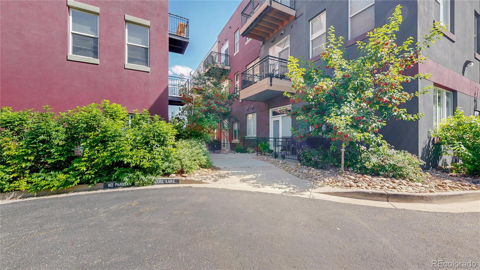 MLS Image #12 for 1521  central street 2d,denver, Colorado