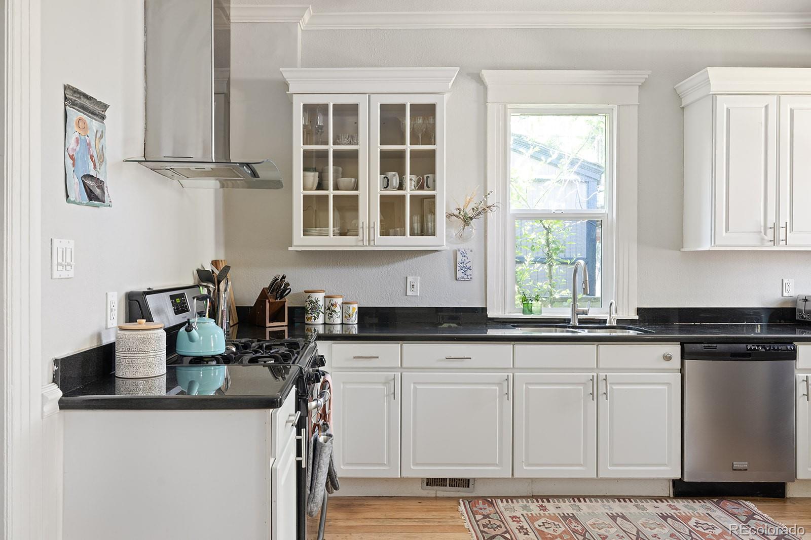 MLS Image #12 for 2445 n franklin street,denver, Colorado