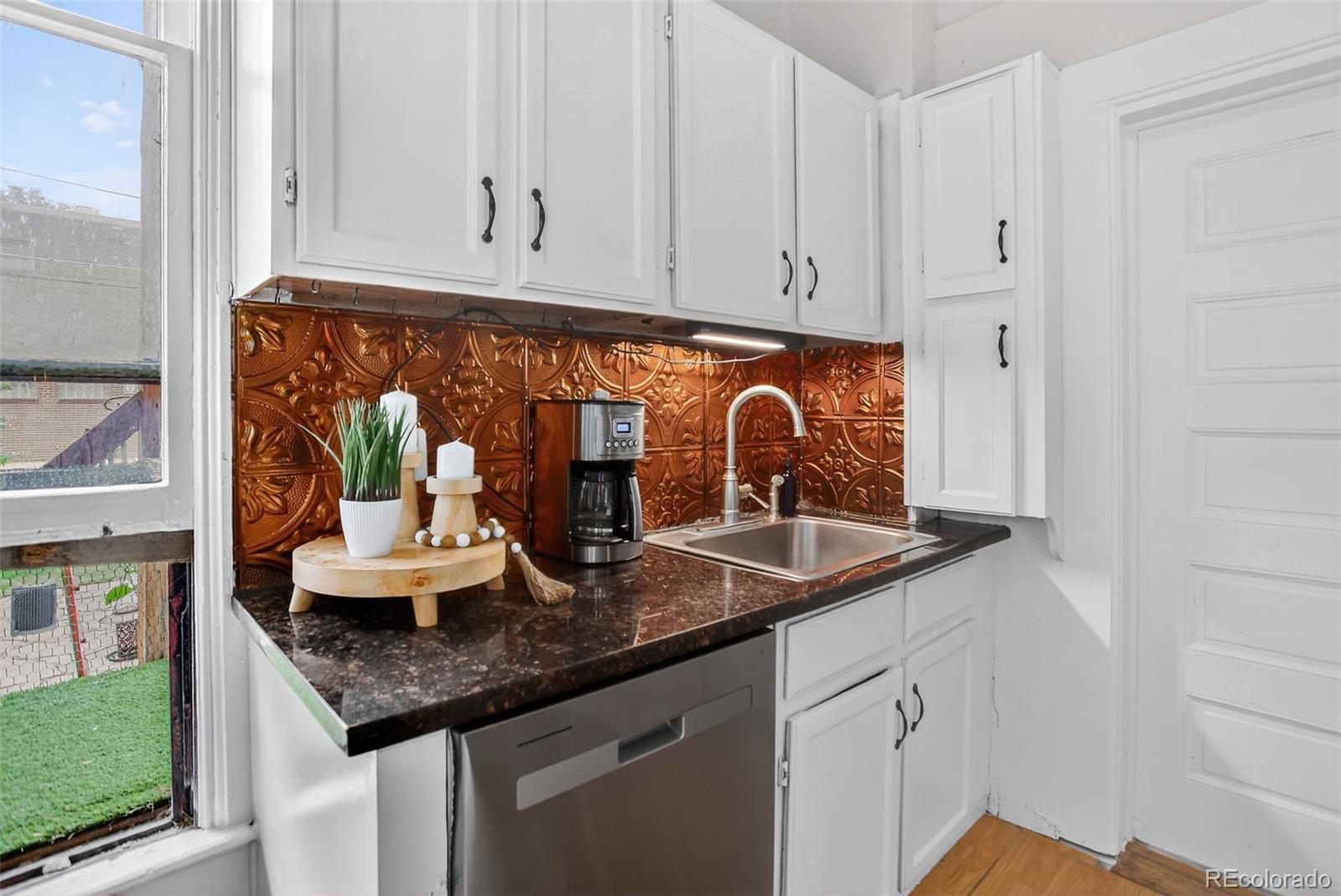 MLS Image #13 for 274 s lincoln street,denver, Colorado