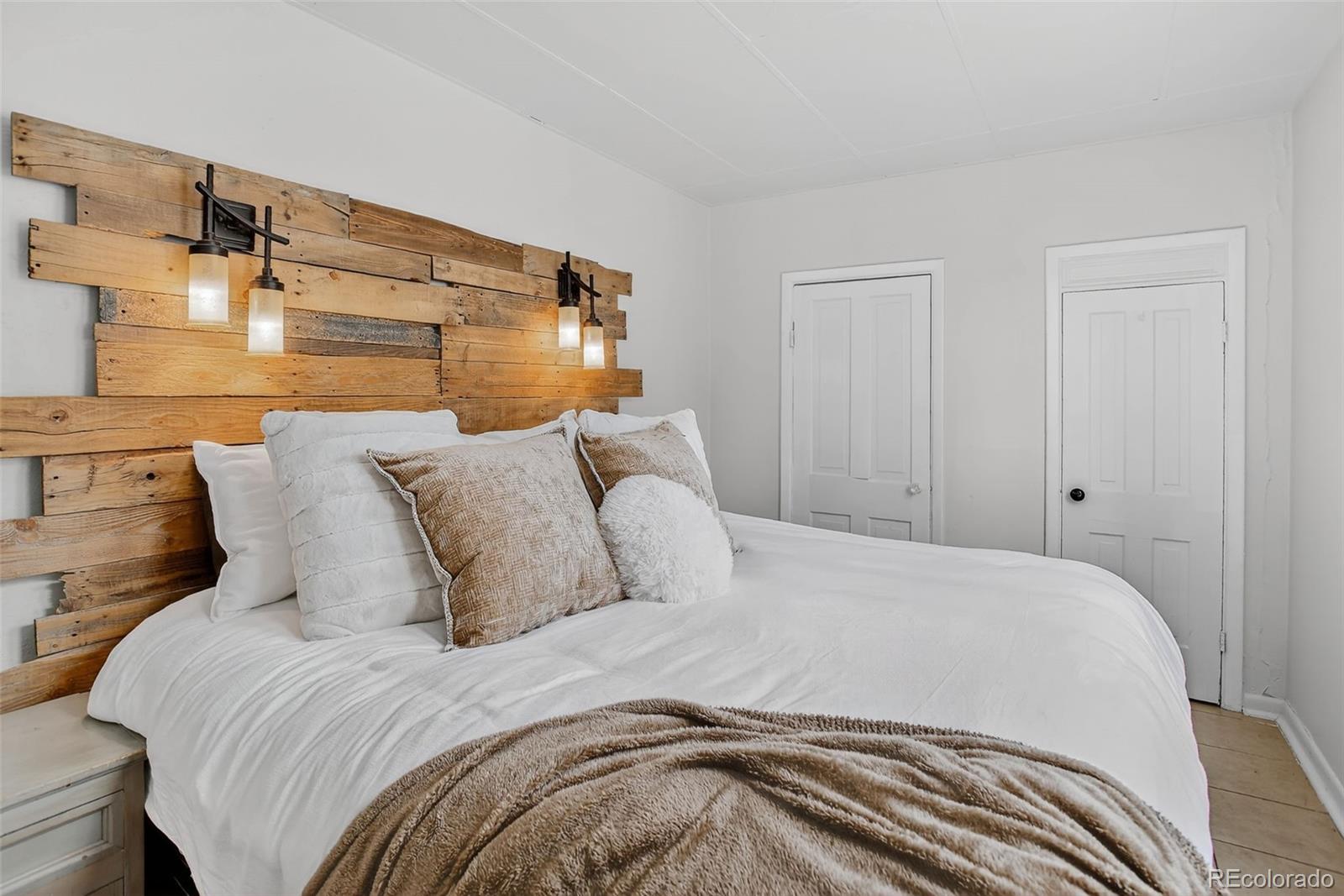MLS Image #18 for 274 s lincoln street,denver, Colorado