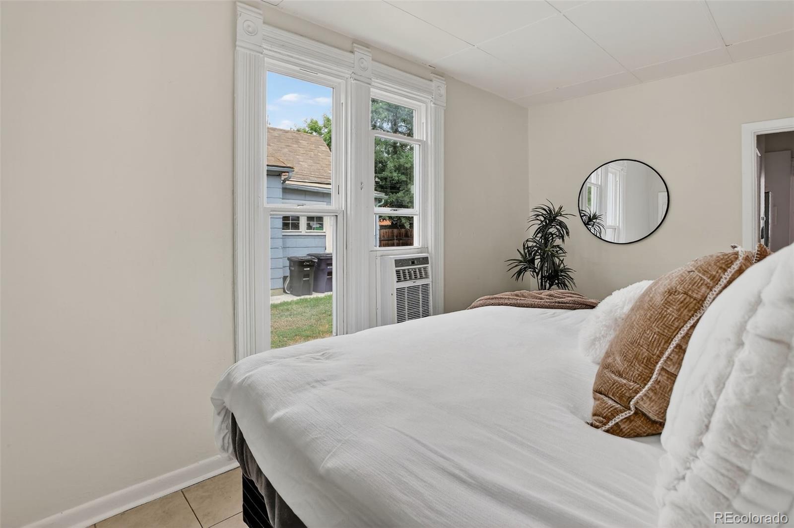 MLS Image #20 for 274 s lincoln street,denver, Colorado