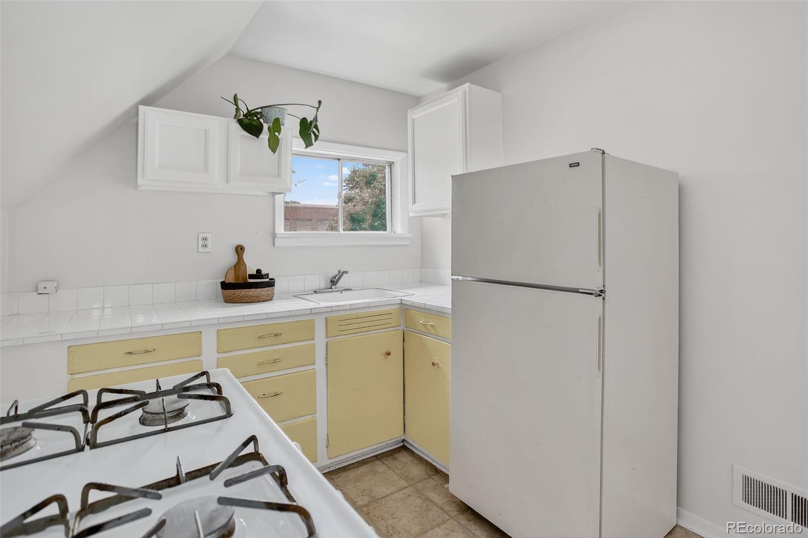 MLS Image #27 for 274 s lincoln street,denver, Colorado