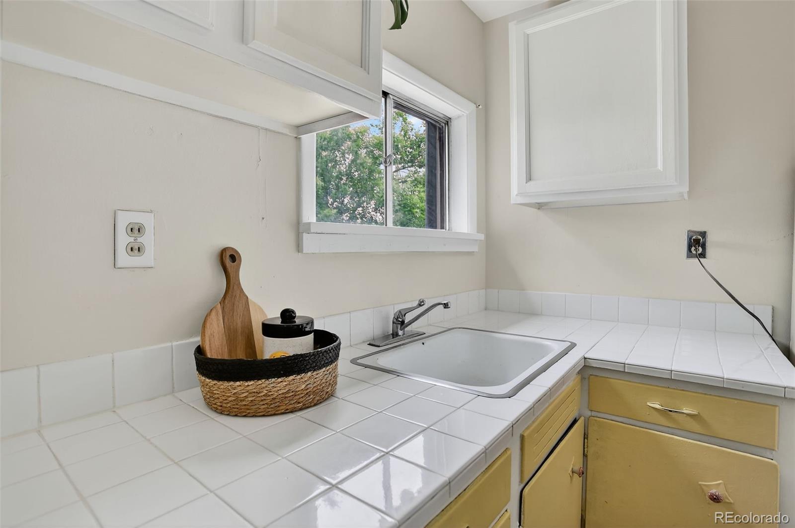 MLS Image #28 for 274 s lincoln street,denver, Colorado