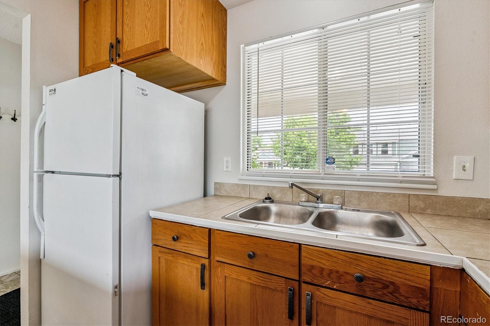 MLS Image #11 for 21052 e 45th avenue,denver, Colorado