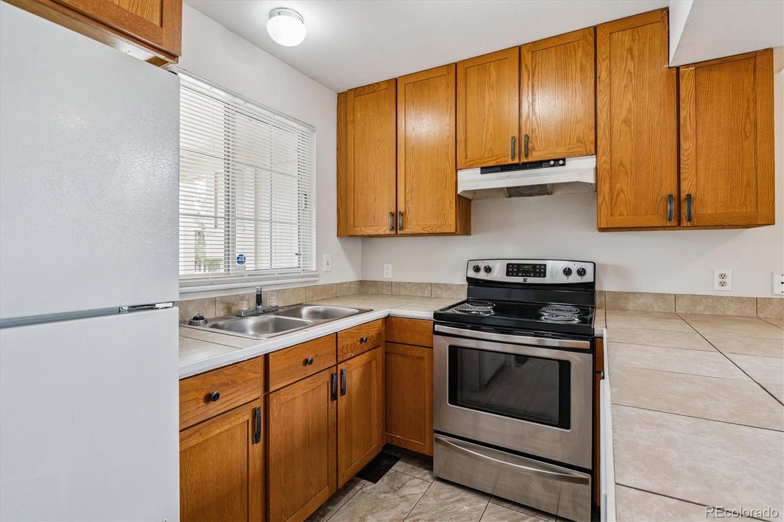 MLS Image #8 for 21052 e 45th avenue,denver, Colorado