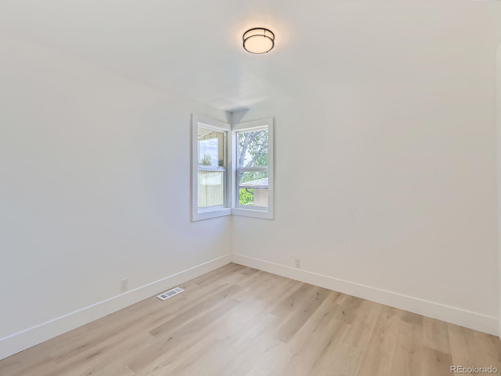 MLS Image #14 for 235 s stuart street,denver, Colorado