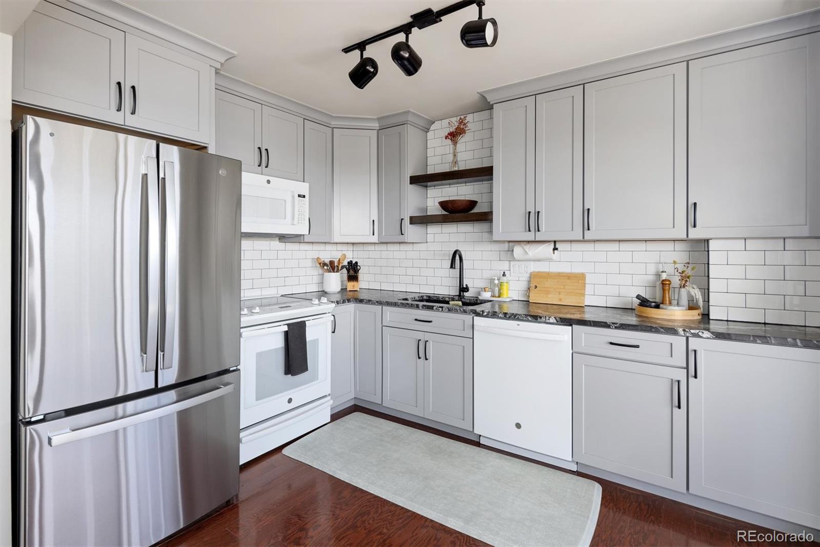 MLS Image #10 for 790 n washington street,denver, Colorado