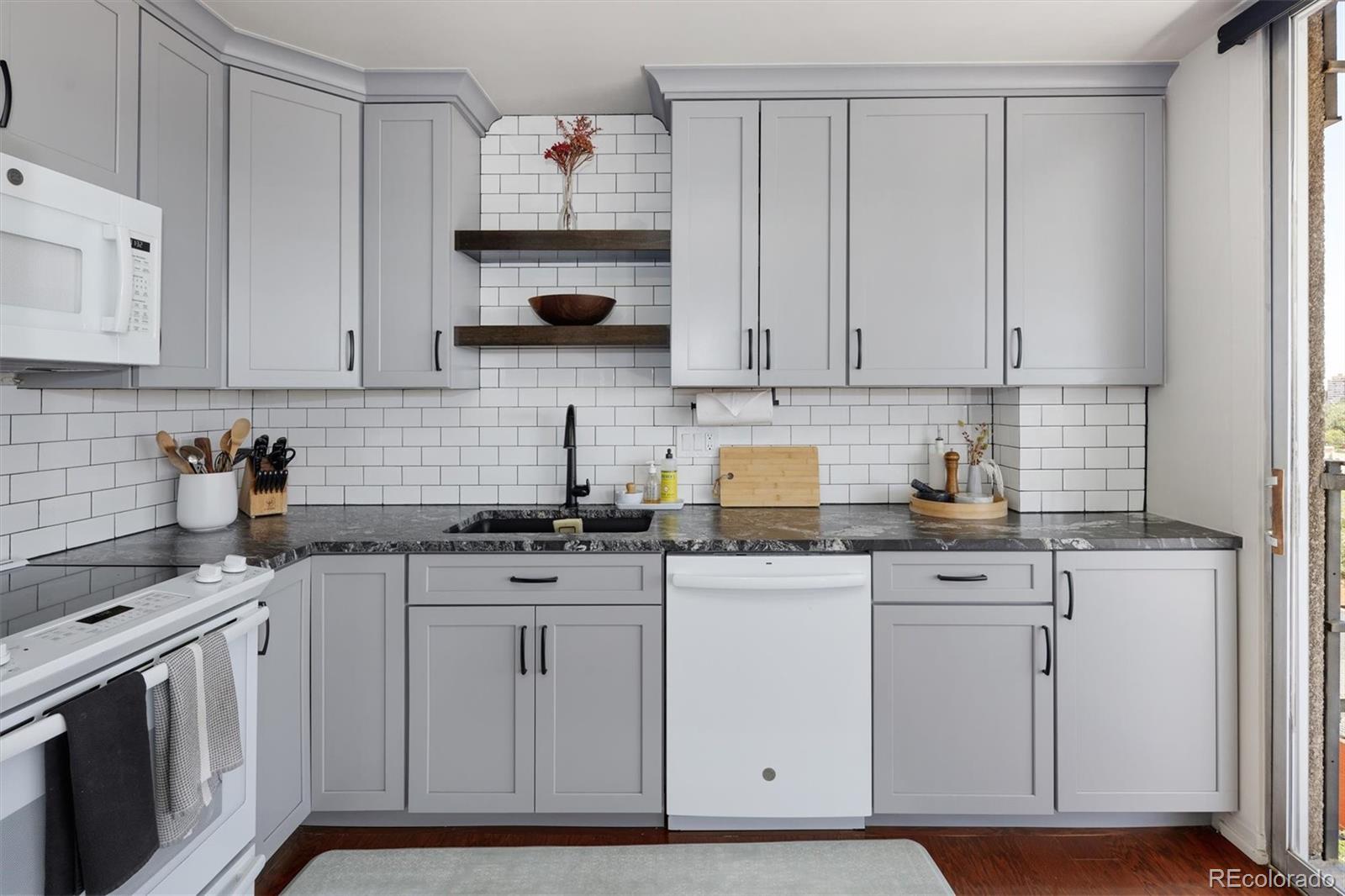 MLS Image #12 for 790 n washington street,denver, Colorado
