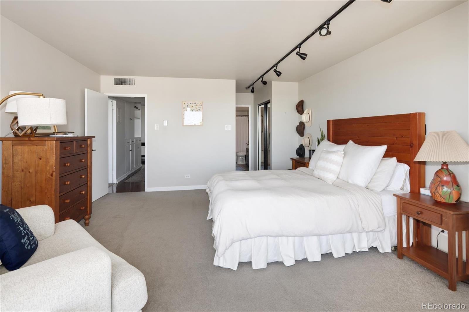 MLS Image #17 for 790 n washington street,denver, Colorado