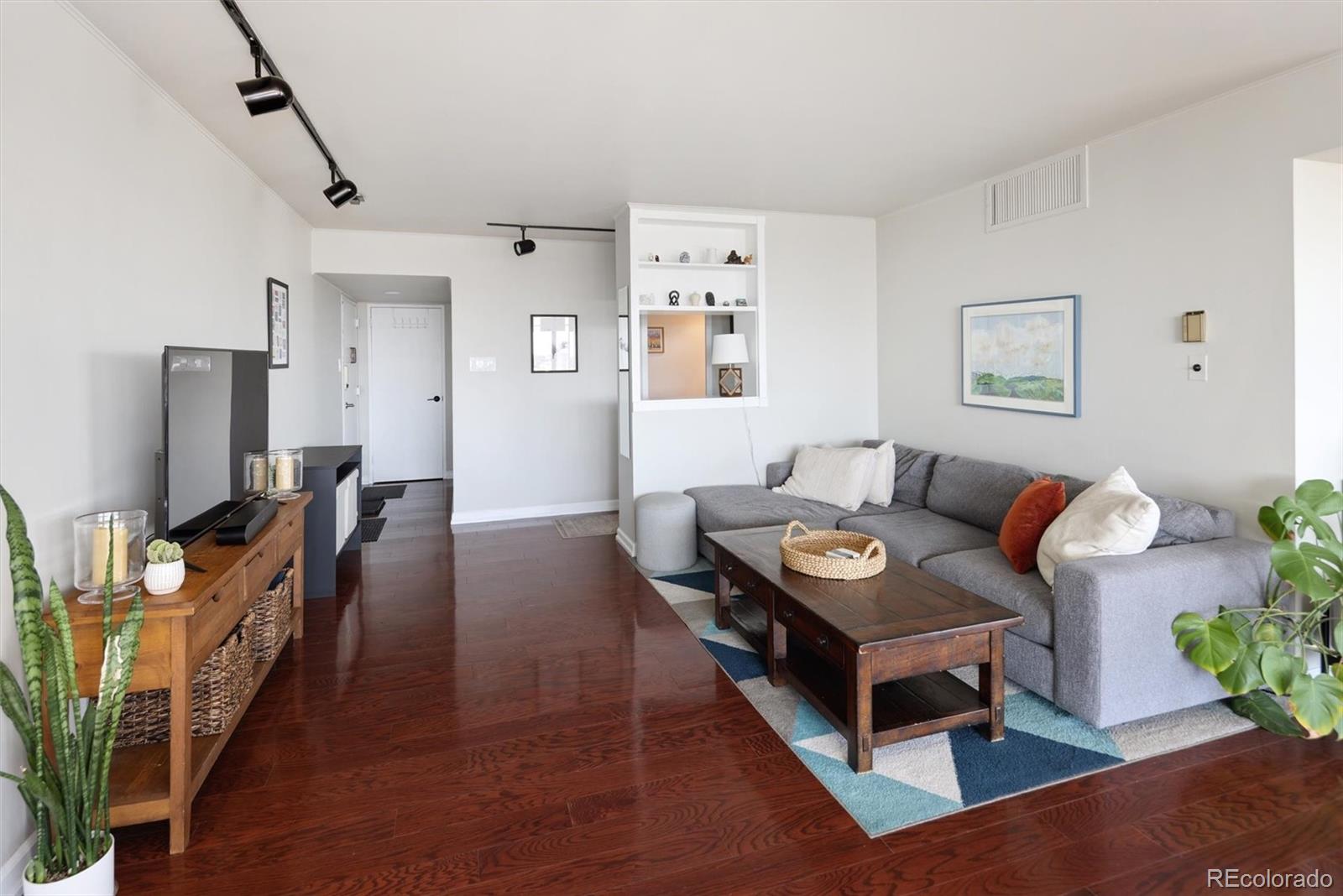 MLS Image #4 for 790 n washington street,denver, Colorado