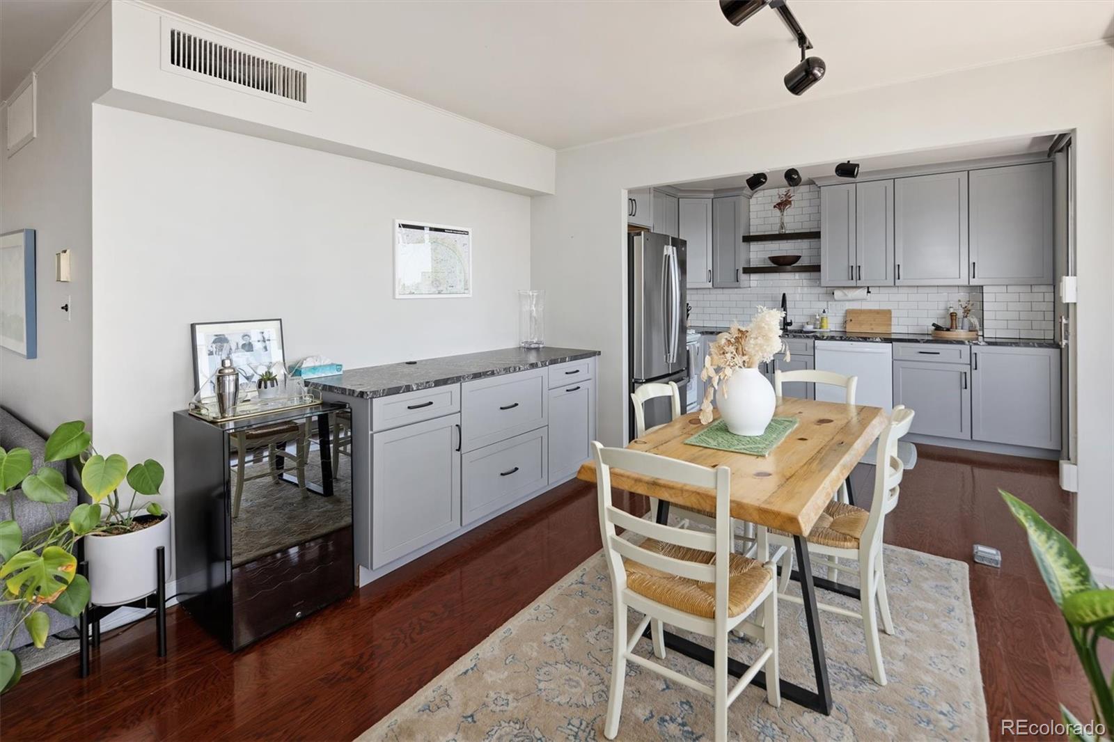 MLS Image #6 for 790 n washington street,denver, Colorado