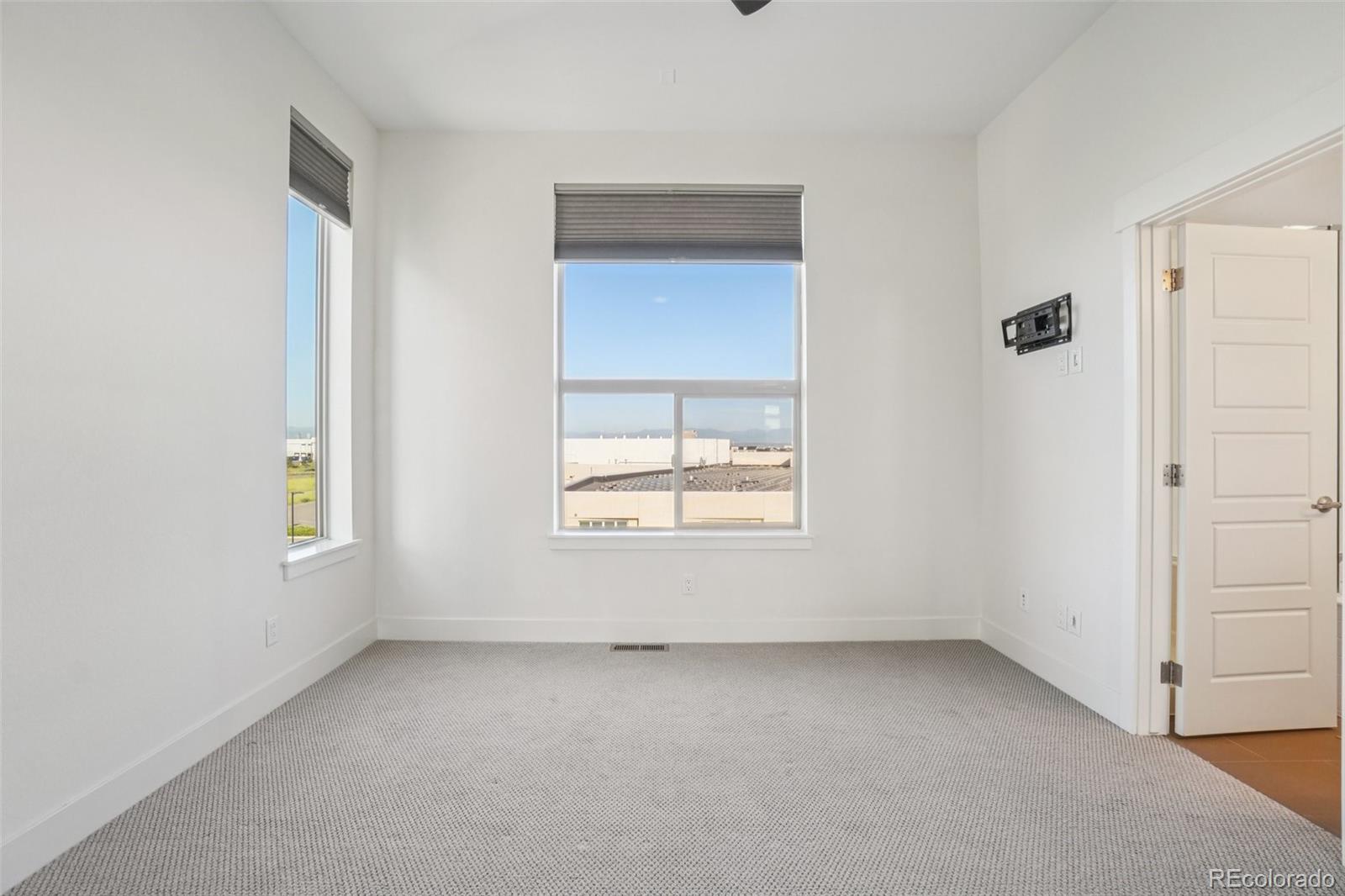 MLS Image #26 for 5668  galena street,denver, Colorado