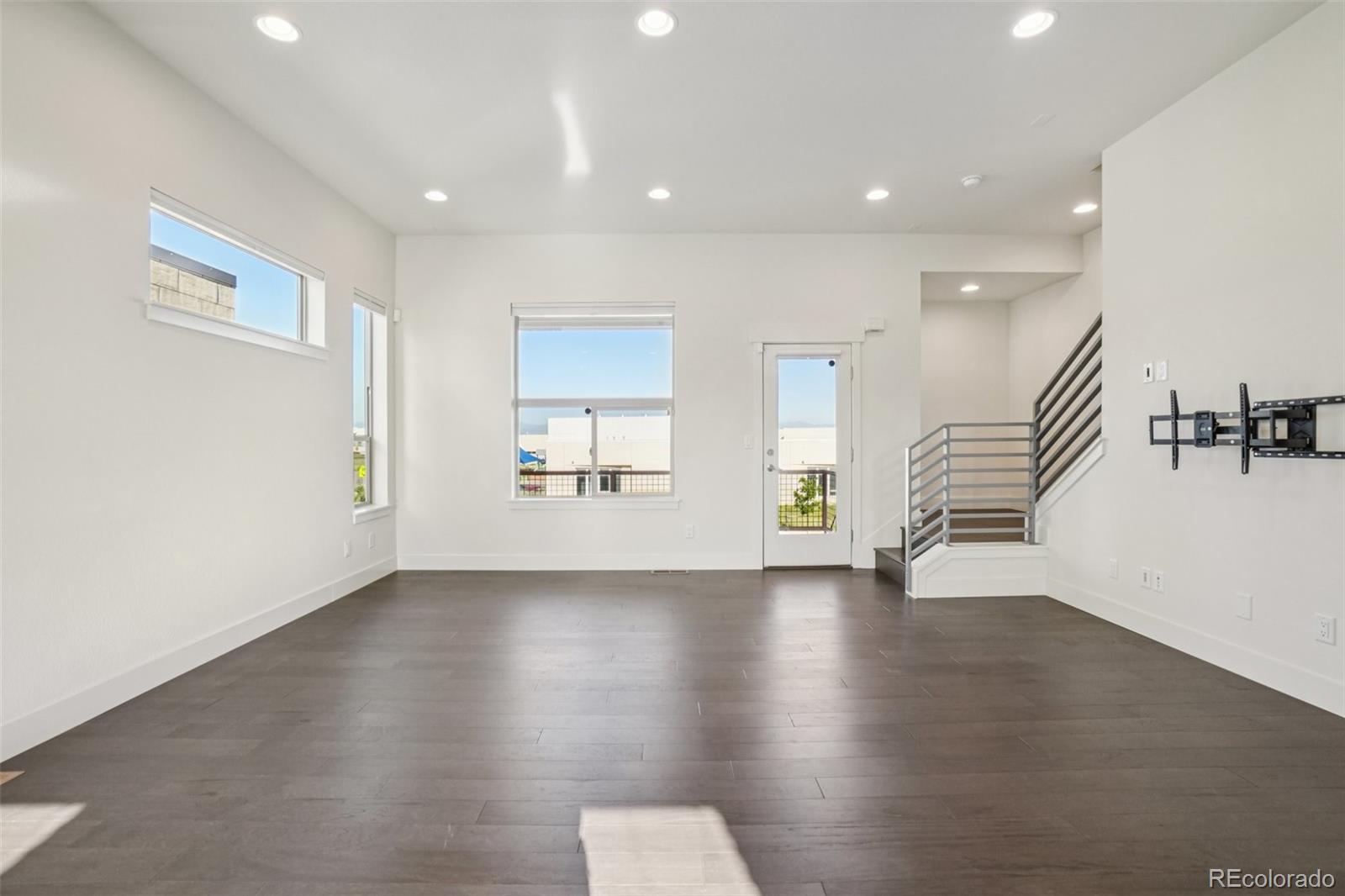 MLS Image #8 for 5668  galena street,denver, Colorado