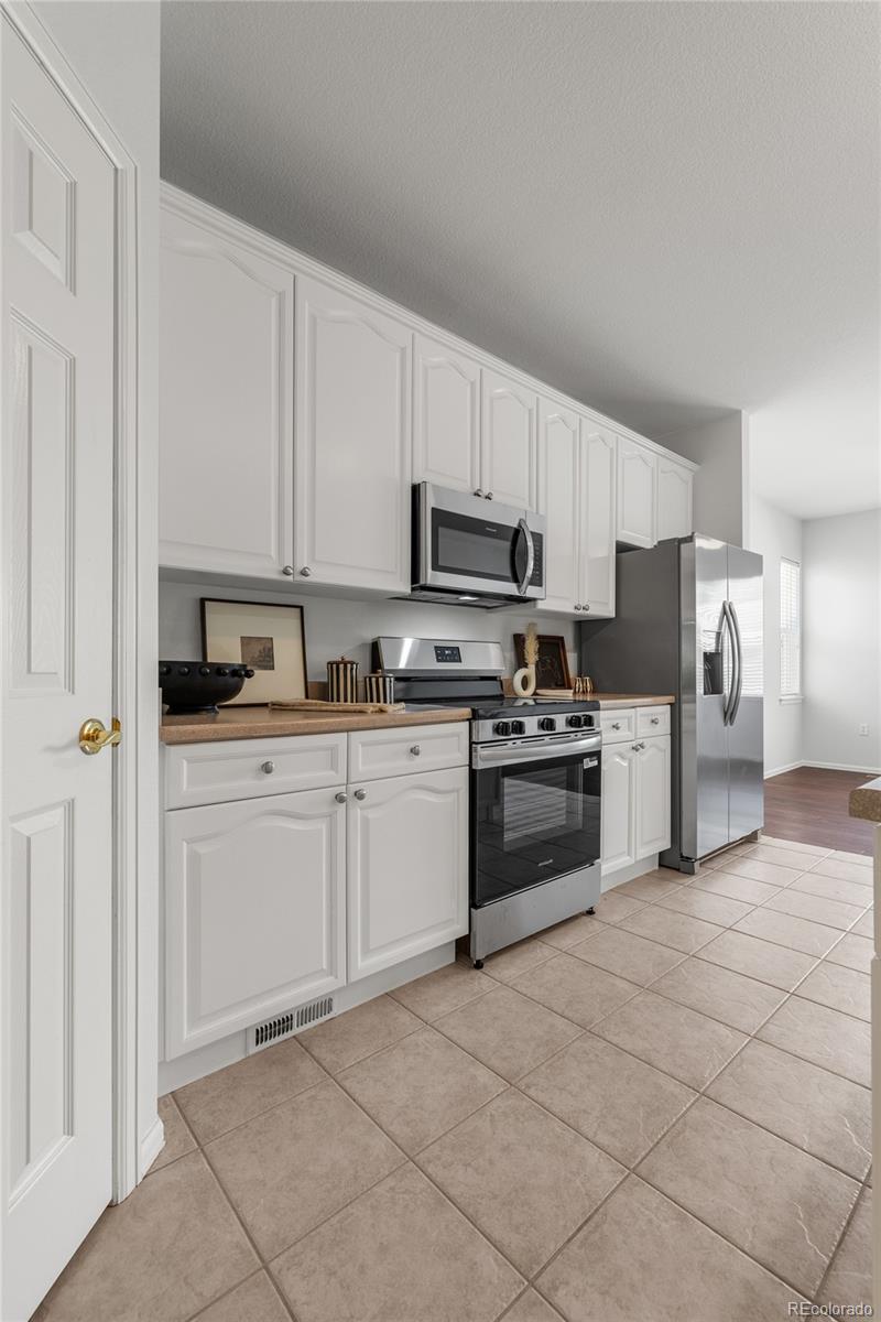 MLS Image #17 for 23421 e long place,aurora, Colorado