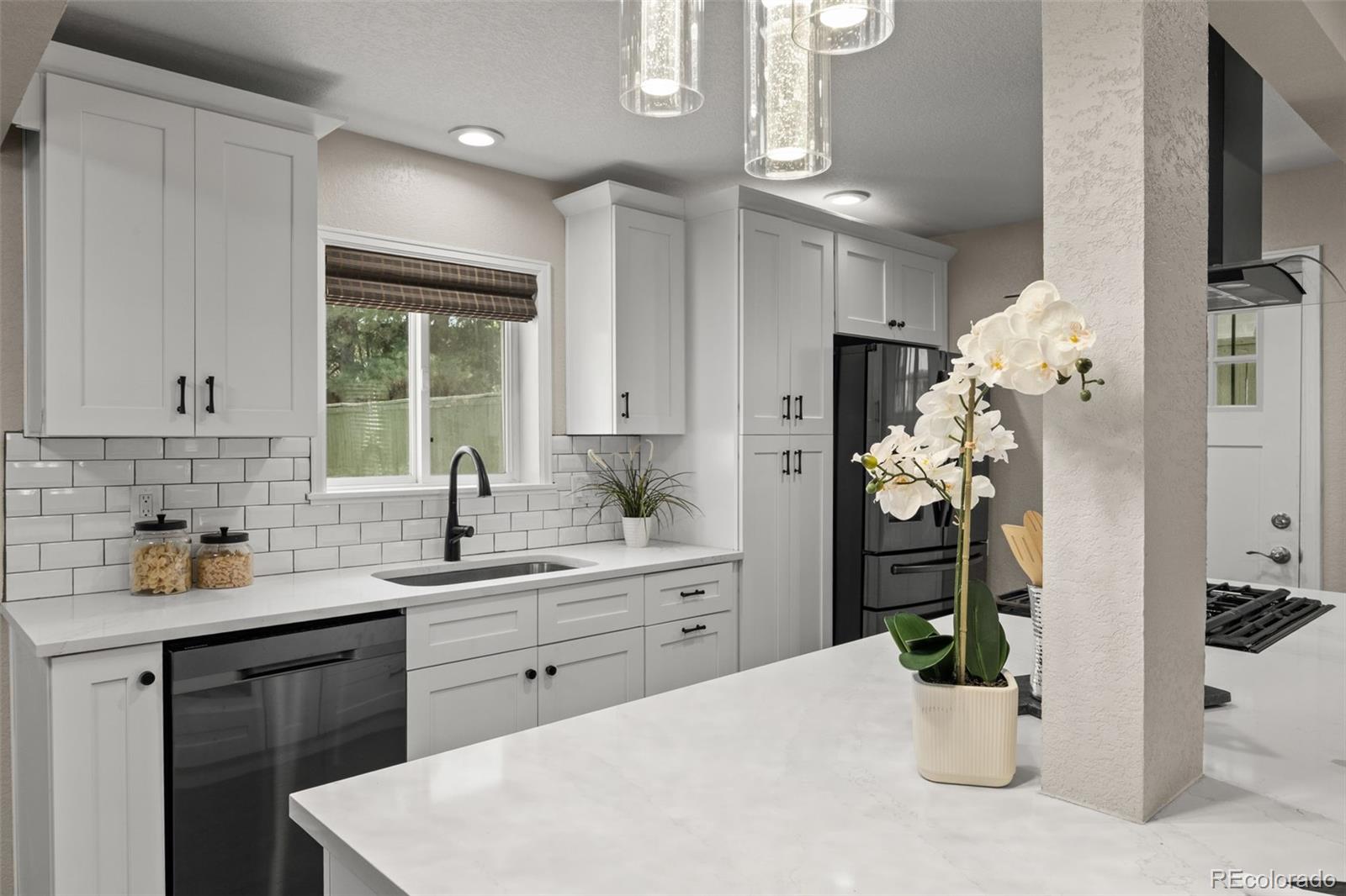 MLS Image #14 for 1120 s harrison street,denver, Colorado
