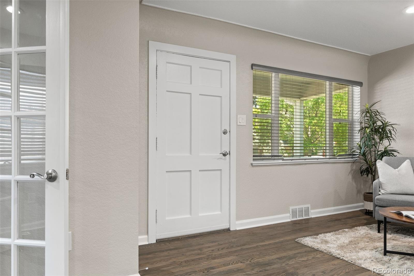 MLS Image #3 for 1120 s harrison street,denver, Colorado