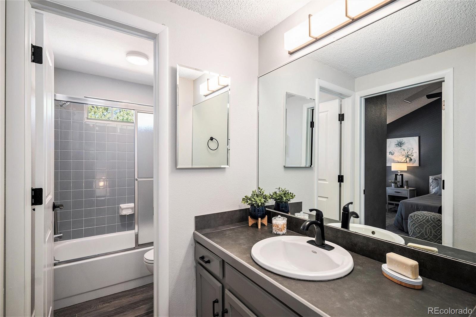 MLS Image #17 for 2882 w long circle,littleton, Colorado