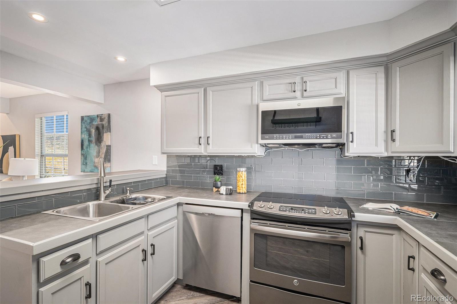 MLS Image #8 for 2882 w long circle,littleton, Colorado