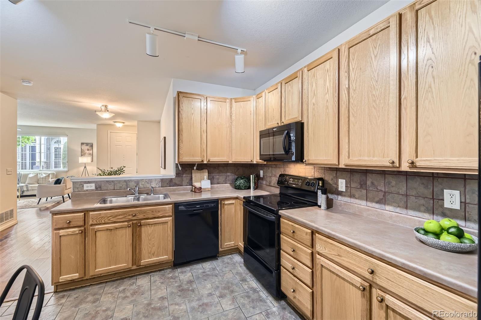 MLS Image #7 for 4221 s blackhawk circle,aurora, Colorado