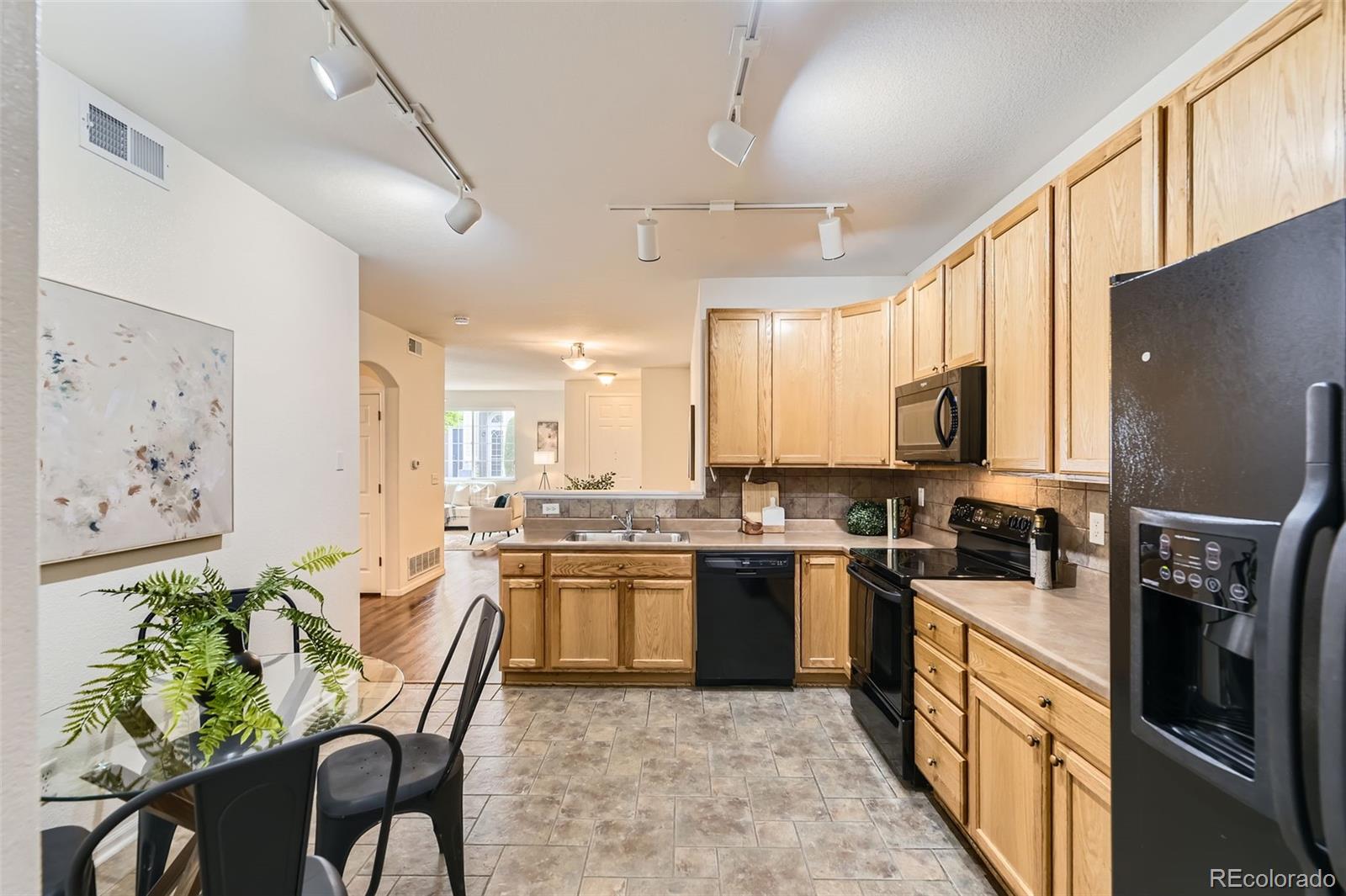 MLS Image #8 for 4221 s blackhawk circle,aurora, Colorado
