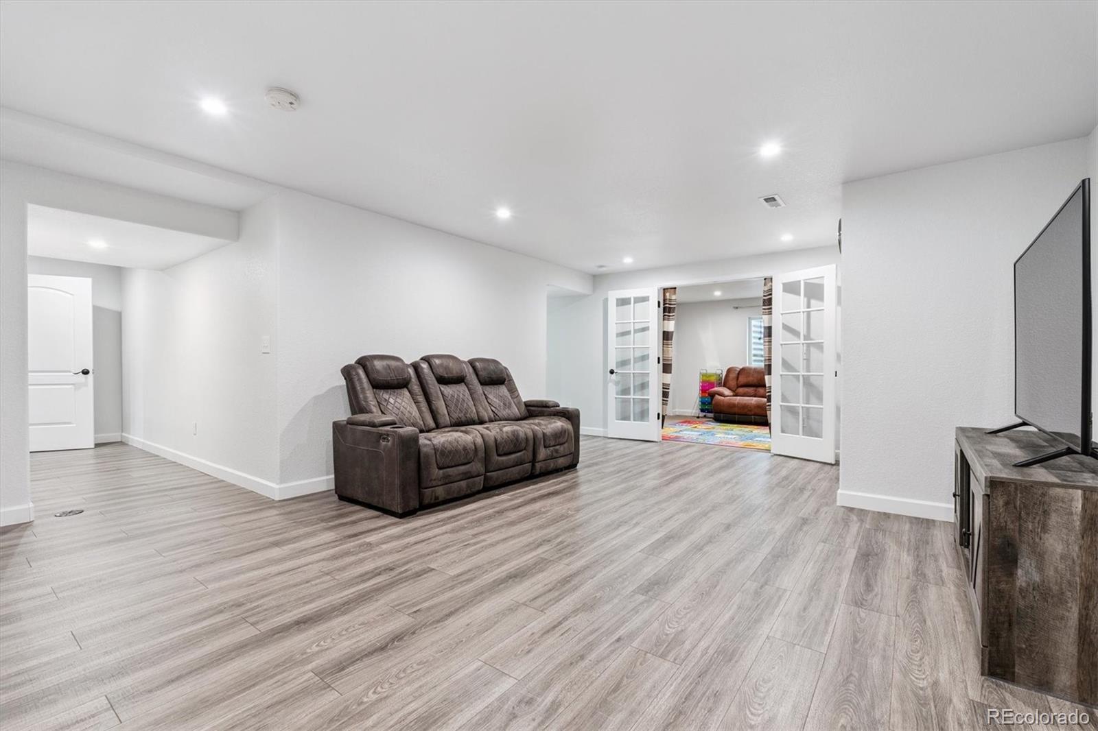 MLS Image #12 for 10288  olathe way,commerce city, Colorado