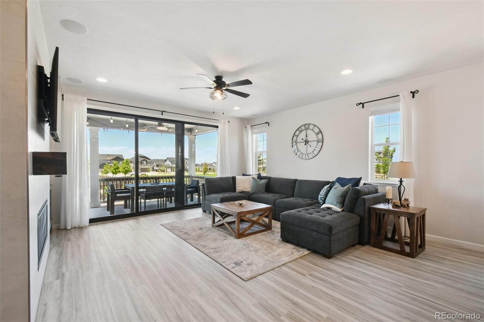MLS Image #4 for 171 s waterloo street,aurora, Colorado