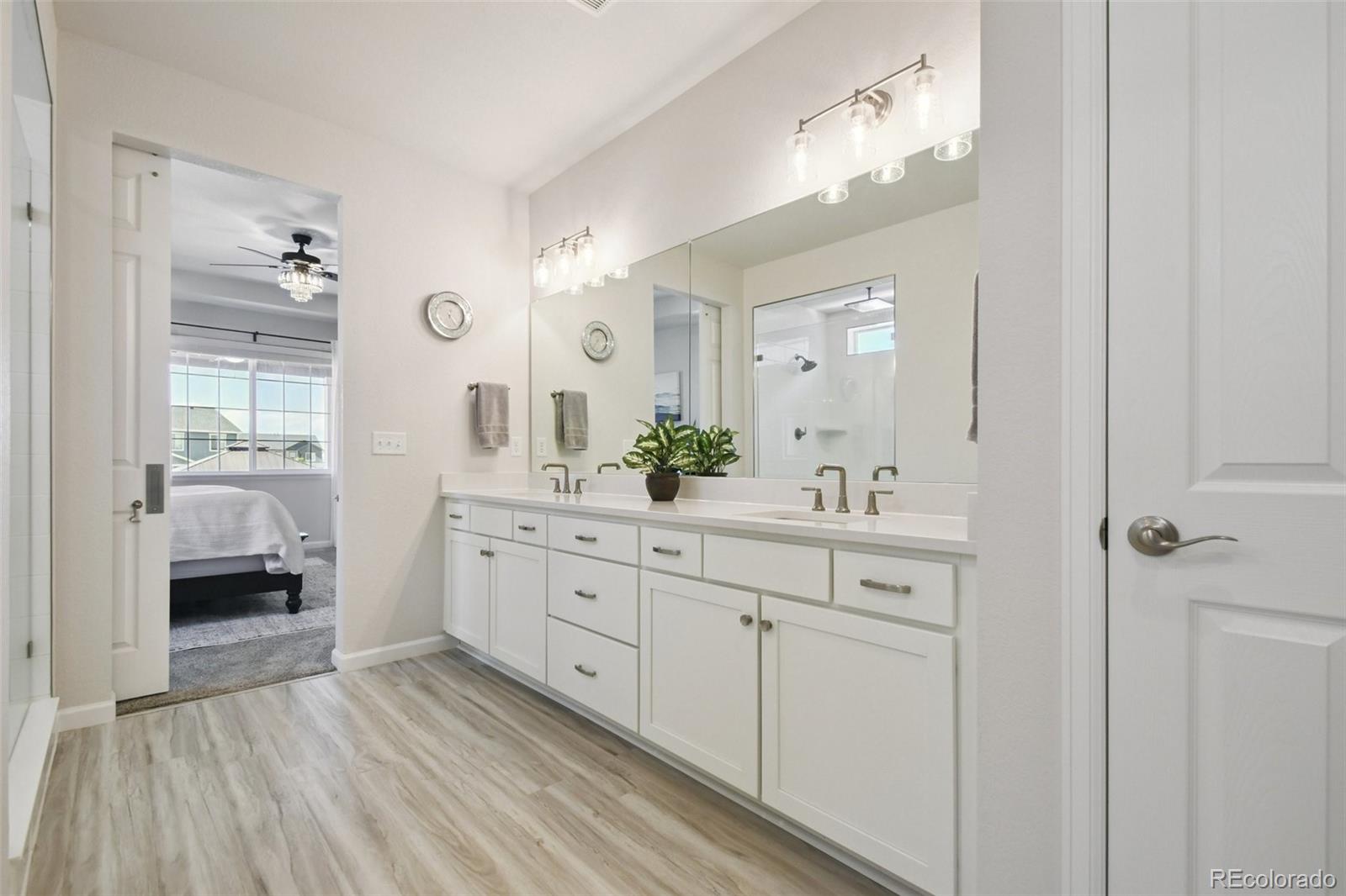 MLS Image #8 for 171 s waterloo street,aurora, Colorado