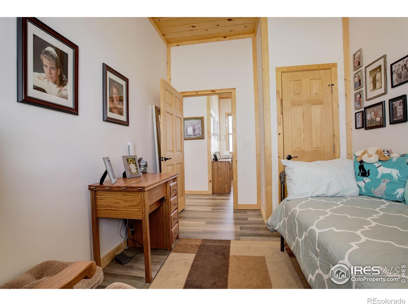 MLS Image #17 for 330  line camp drive,livermore, Colorado