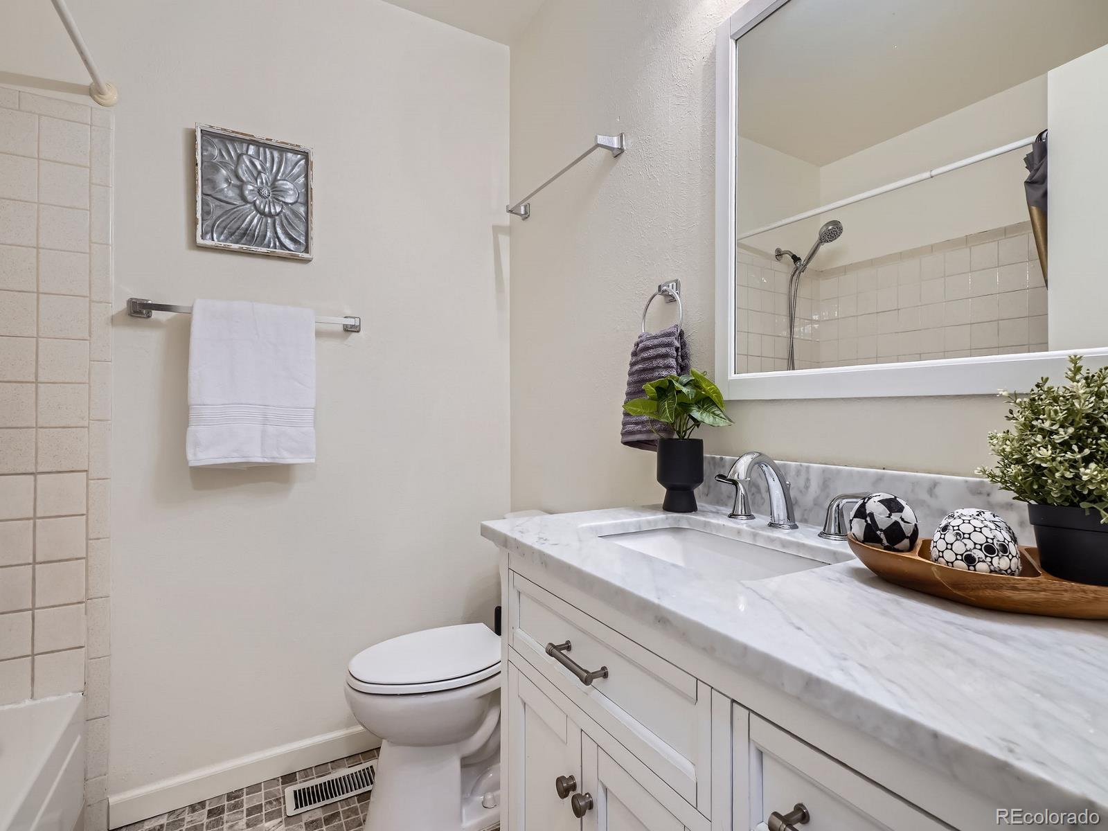 MLS Image #13 for 17681 e loyola drive e,aurora, Colorado