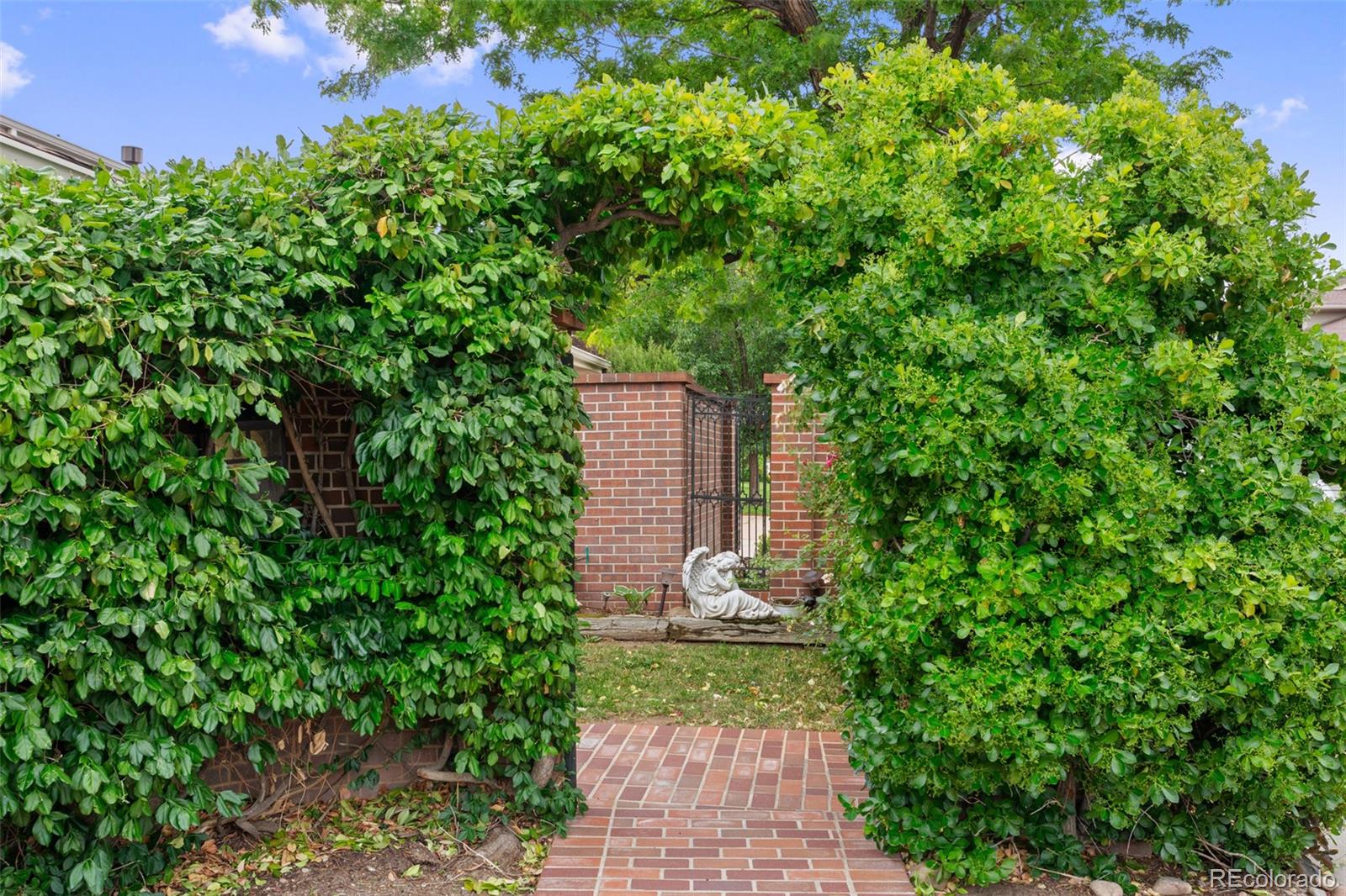 MLS Image #4 for 2800 s university boulevard,denver, Colorado