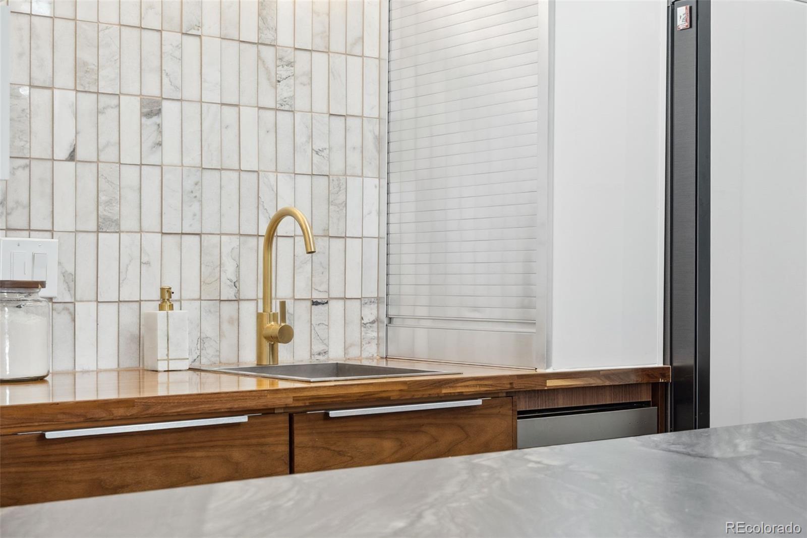 MLS Image #10 for 790 n washington street,denver, Colorado