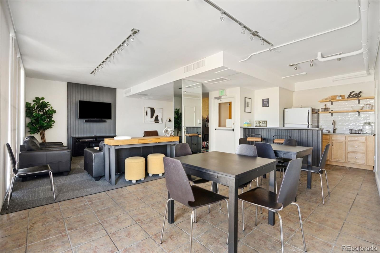 MLS Image #18 for 790 n washington street,denver, Colorado
