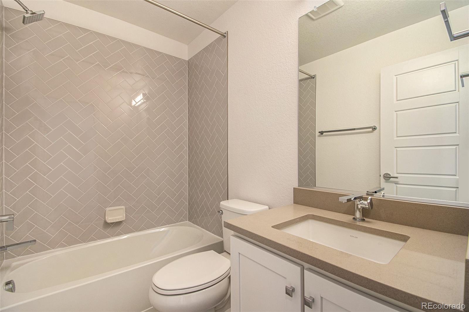MLS Image #11 for 2032 s holly street 3,denver, Colorado