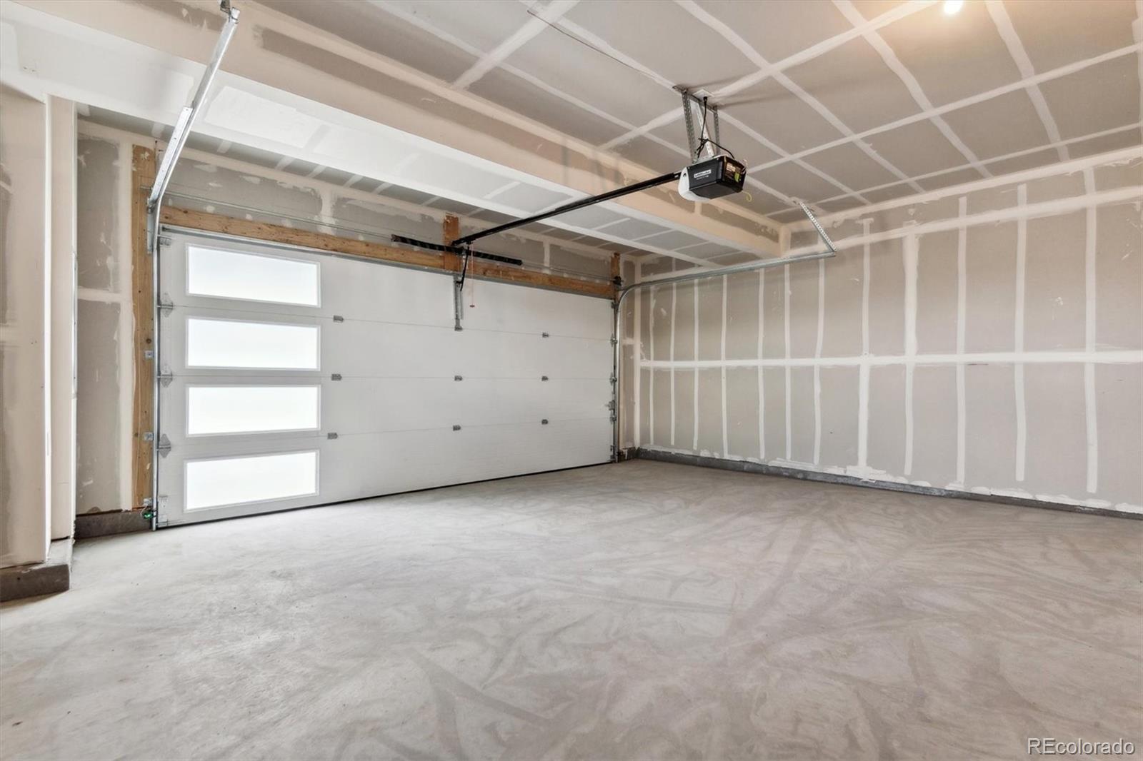 MLS Image #20 for 2032 s holly street 3,denver, Colorado