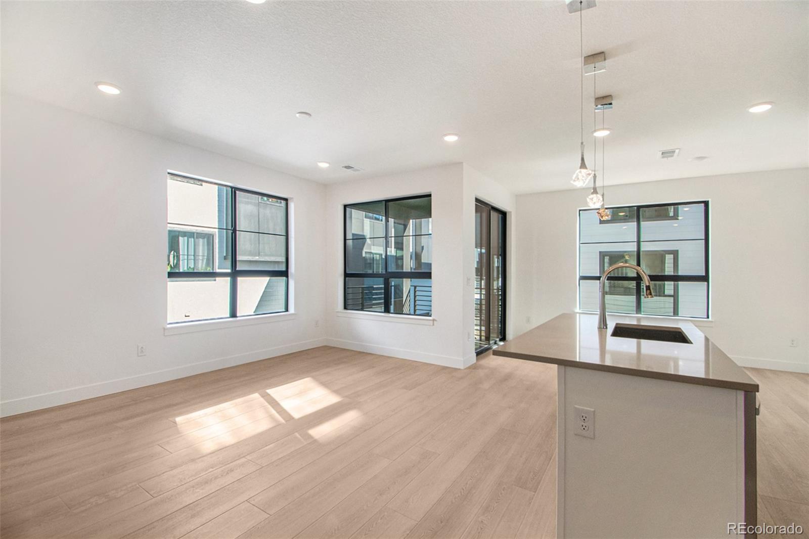 MLS Image #6 for 2032 s holly street 3,denver, Colorado