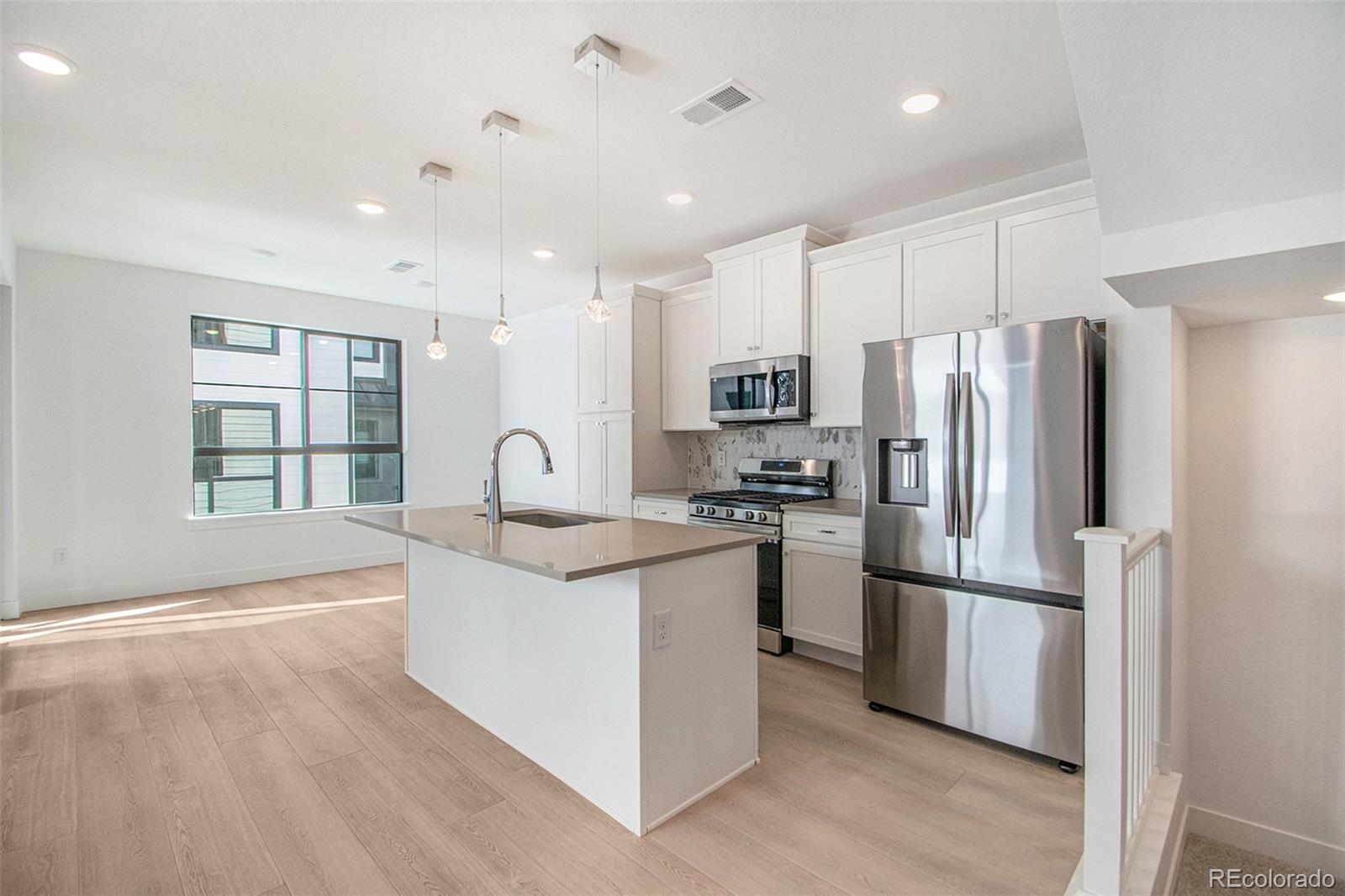 MLS Image #7 for 2032 s holly street 3,denver, Colorado