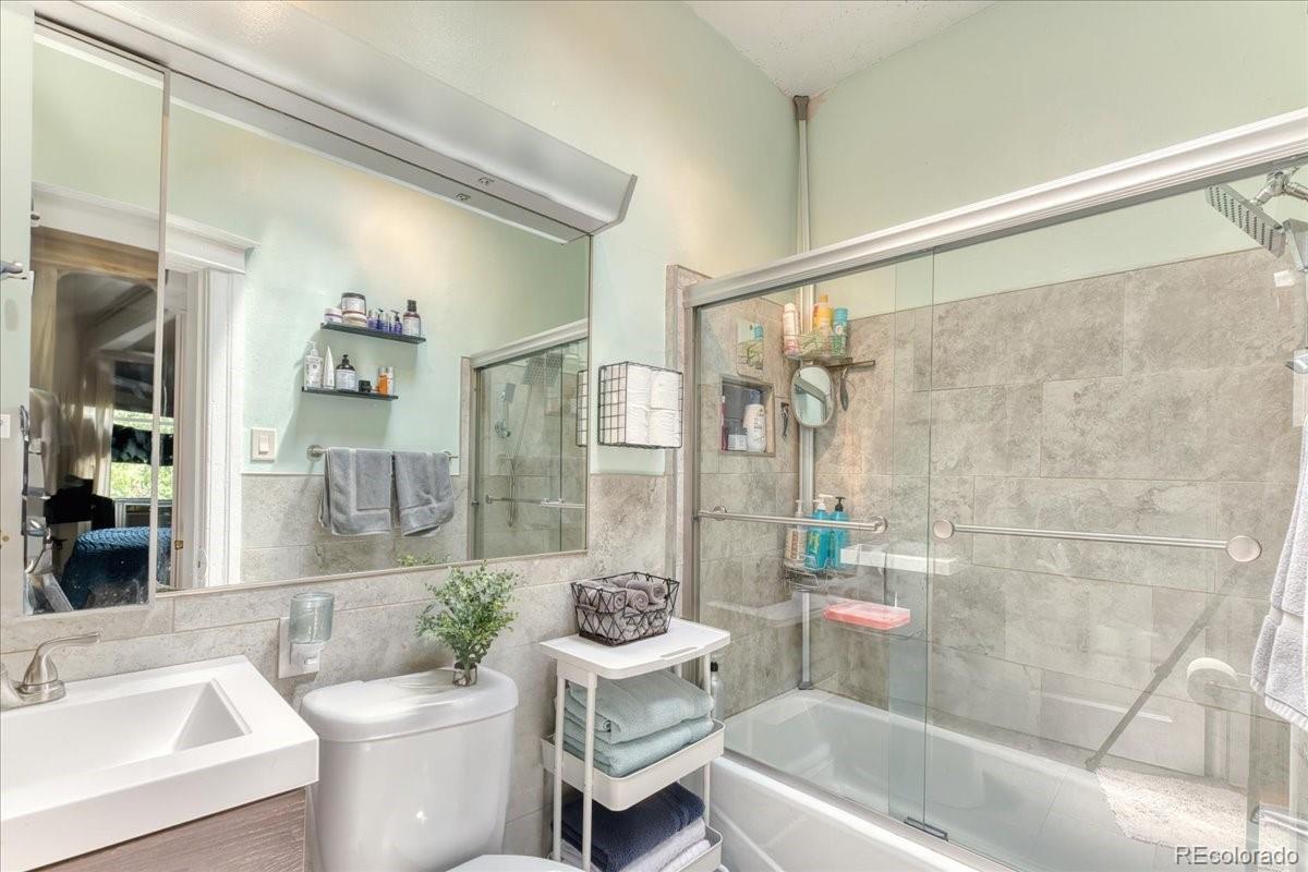 MLS Image #8 for 284 s marion parkway,denver, Colorado