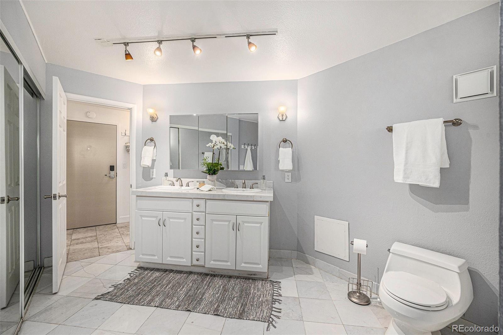 MLS Image #11 for 1625  larimer street,denver, Colorado