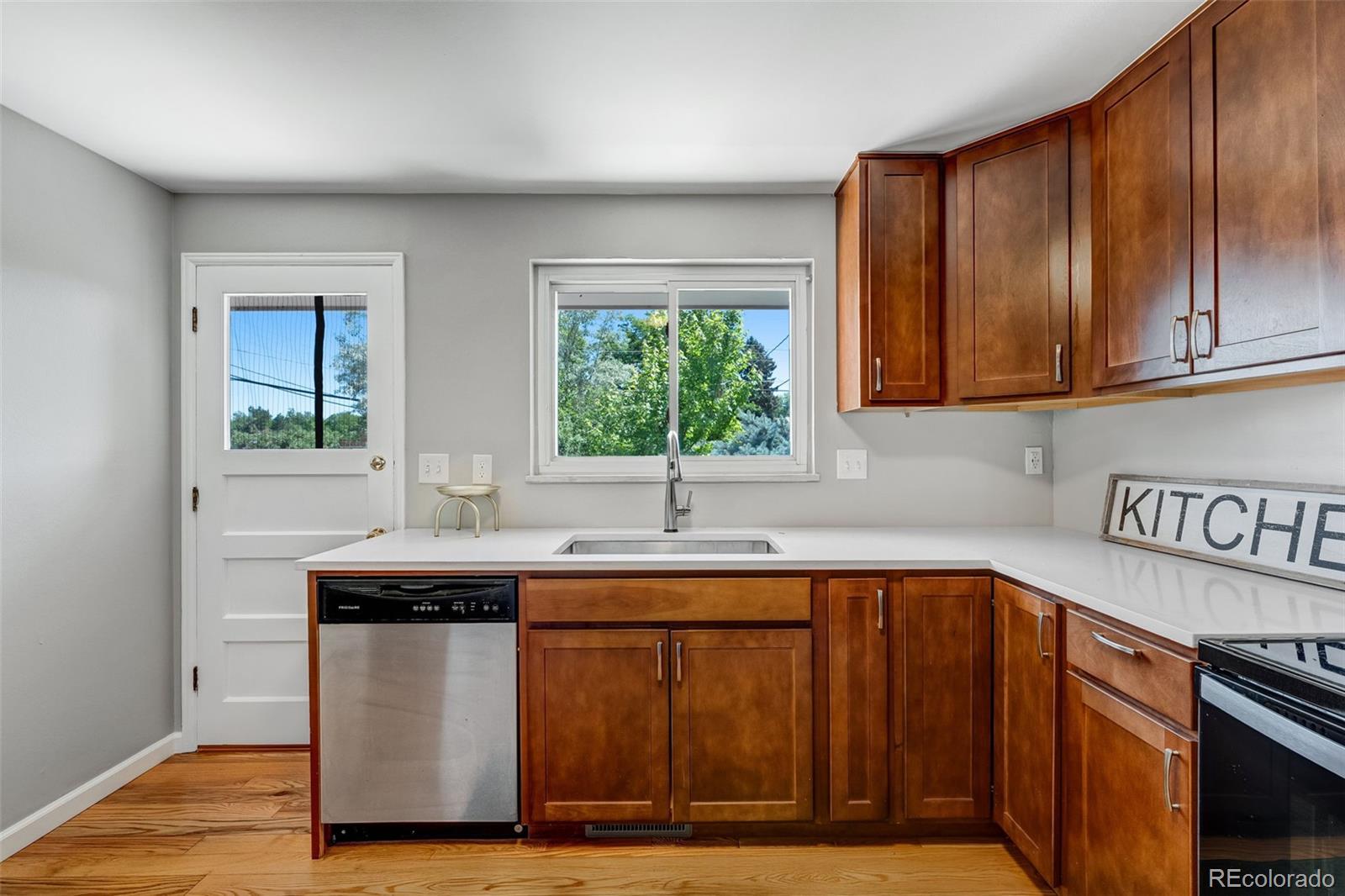 MLS Image #5 for 4660 e briarwood place,centennial, Colorado