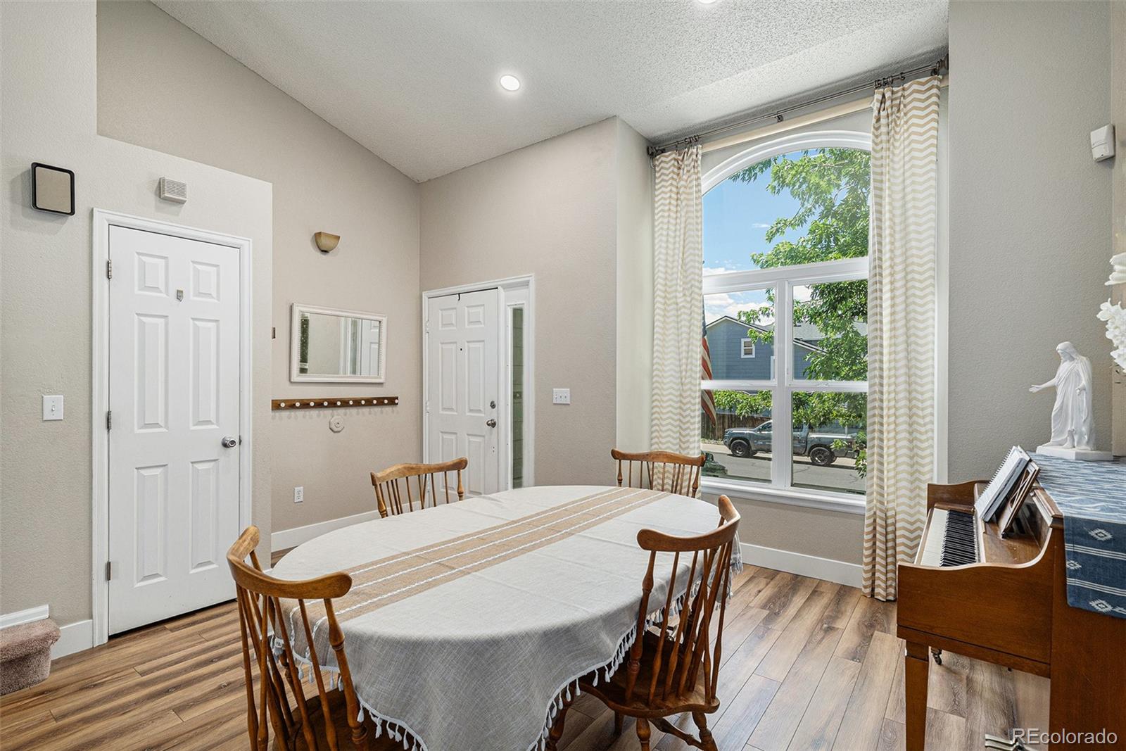 MLS Image #4 for 5102 s lisbon way,centennial, Colorado