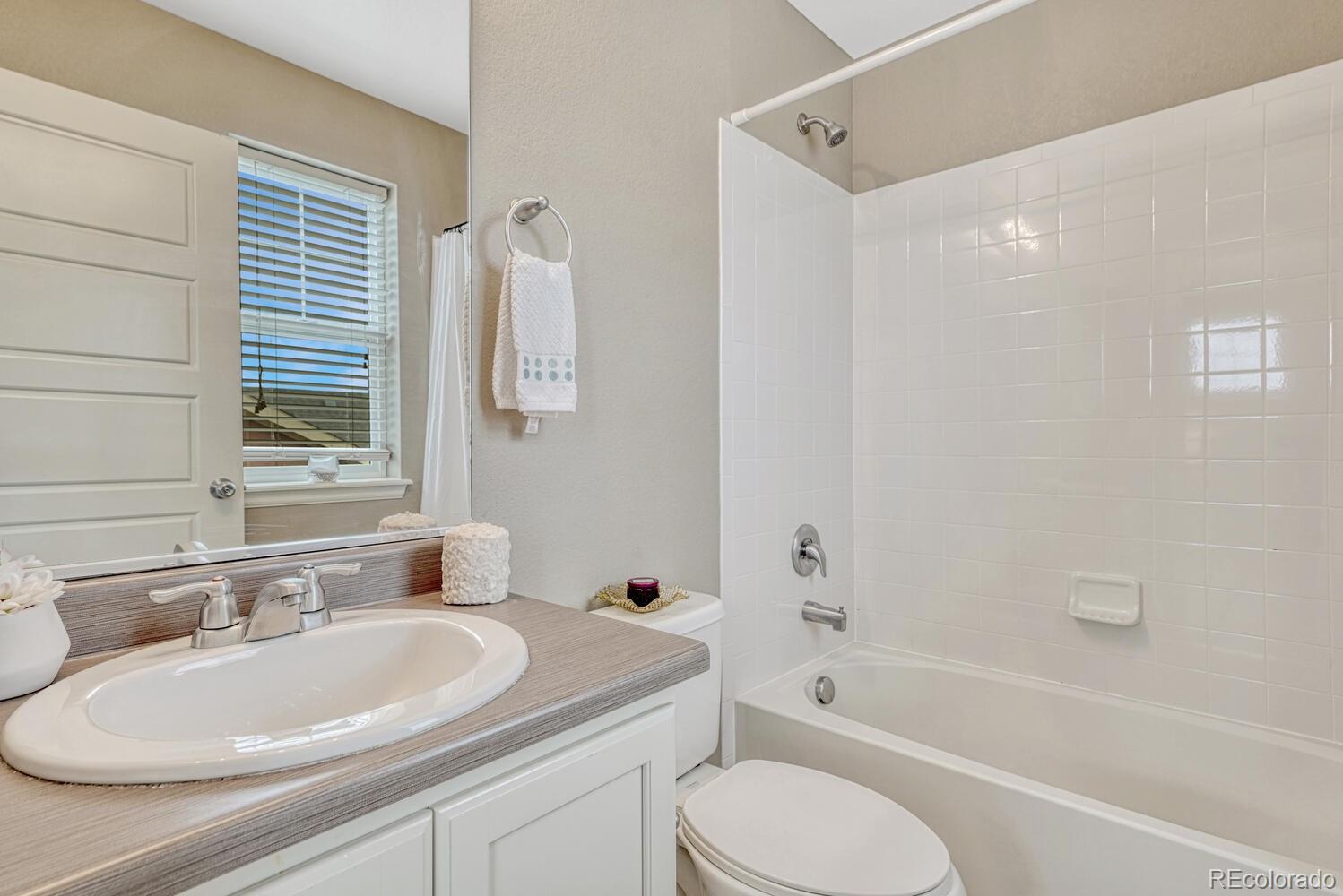 MLS Image #32 for 22583 e union circle,aurora, Colorado